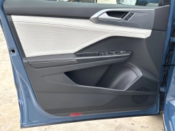 Volkswagen Taos SEL 4MOTION 2026