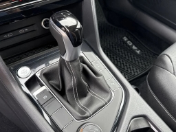 Volkswagen Taos SEL 4MOTION 2026