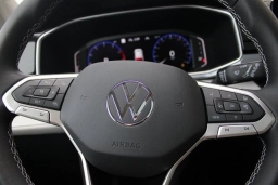 Volkswagen Taos SEL 4MOTION 2025