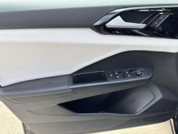 Volkswagen Taos S FWD 2026