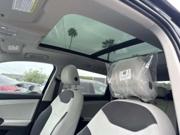 Volkswagen Taos SE FWD 2026
