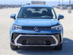 Volkswagen Taos SE FWD 2025