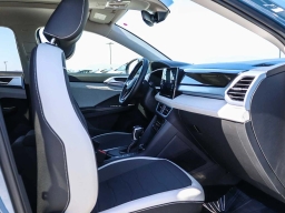 Volkswagen Taos SE FWD 2025