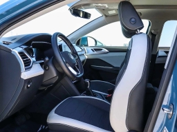 Volkswagen Taos SE FWD 2025