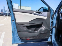 Volkswagen Taos SE FWD 2025