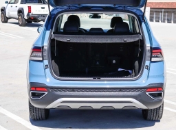 Volkswagen Taos SE FWD 2025