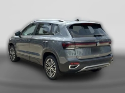 Volkswagen Taos SE FWD 2026