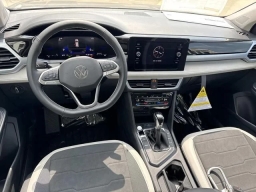 Volkswagen Taos SE FWD 2026