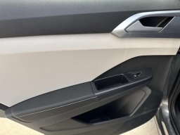 Volkswagen Taos SE FWD 2026