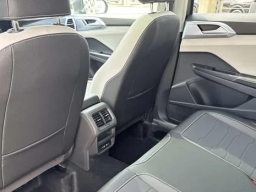 Volkswagen Taos SE FWD 2026
