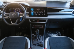 Volkswagen Taos SE FWD 2025