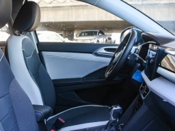 Volkswagen Taos SE FWD 2025