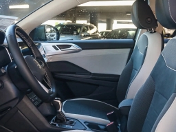 Volkswagen Taos SE FWD 2025