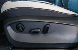 Volkswagen Taos SE FWD 2025