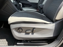 Volkswagen Taos SE FWD 2025