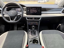 Volkswagen Taos SE FWD 2025