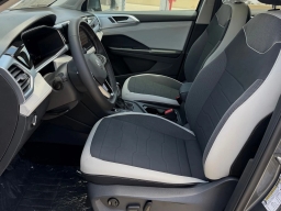Volkswagen Taos SE FWD 2026