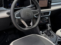 Volkswagen Taos SE FWD 2026