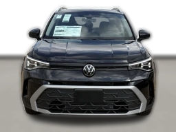 Volkswagen Taos SE FWD 2026