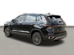 Volkswagen Taos SE FWD 2026