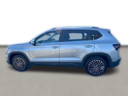 Volkswagen Taos SE FWD 2025