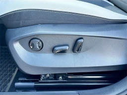 Volkswagen Taos SE FWD 2025