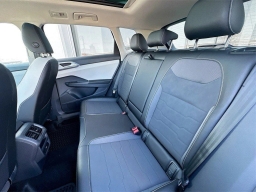 Volkswagen Taos SE FWD 2025