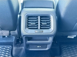 Volkswagen Taos SE FWD 2025
