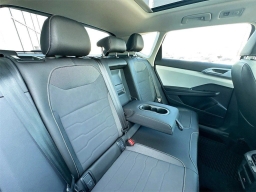 Volkswagen Taos SE FWD 2025