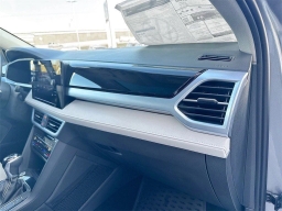 Volkswagen Taos SE FWD 2025