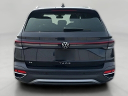 Volkswagen Taos SE FWD 2026