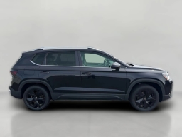 Volkswagen Taos SE FWD 2026