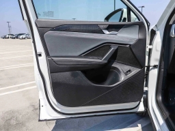 Volkswagen Tiguan SE 2.0T 4MOTION 2025