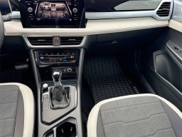 Volkswagen Taos SE FWD 2025