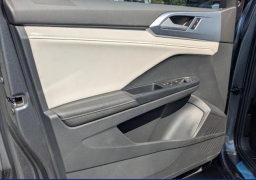 Volkswagen Taos SE FWD 2026