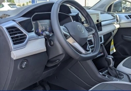 Volkswagen Taos SE FWD 2026