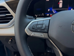 Volkswagen Taos SE FWD 2026