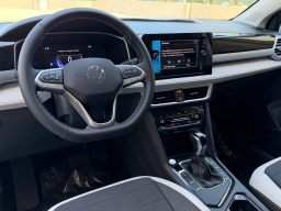Volkswagen Taos SE FWD 2026