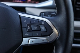 Volkswagen Taos SE FWD 2025