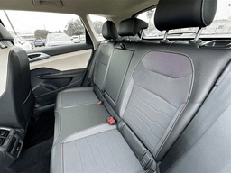 Volkswagen Taos SE FWD 2025