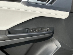 Volkswagen Taos SE FWD 2025