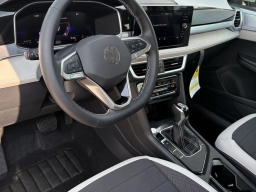 Volkswagen Taos SE FWD 2025
