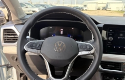 Volkswagen Taos SE FWD 2025