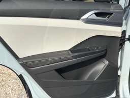 Volkswagen Taos SE FWD 2025