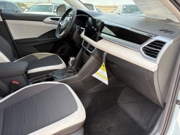 Volkswagen Taos SE FWD 2025