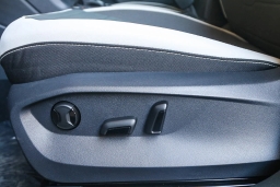 Volkswagen Taos SE FWD 2025
