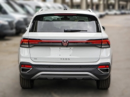Volkswagen Taos SE FWD 2026