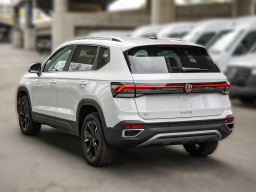 Volkswagen Taos SE FWD 2026