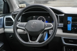 Volkswagen Taos SE FWD 2026