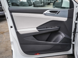 Volkswagen Taos SE FWD 2026